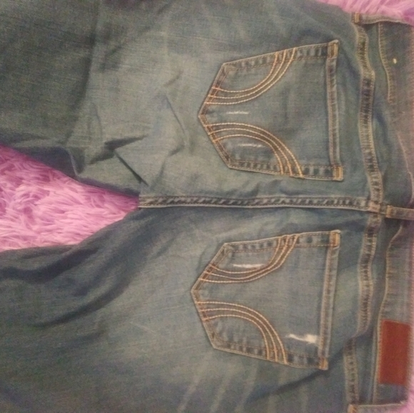 Hollister distressed jeans - Picture 2 of 3